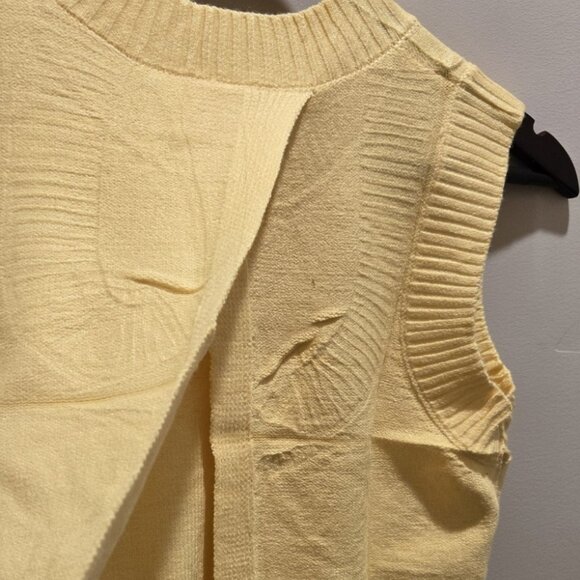 Hixiaohe women's casual sweater, fashionable, sleeveless and with a round neck. - Picture 9 of 10